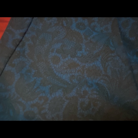 NWT Express Lace Print Asymmetrical Mini
Skirt Size 4 Black/ Blue - Picture 6 of 16